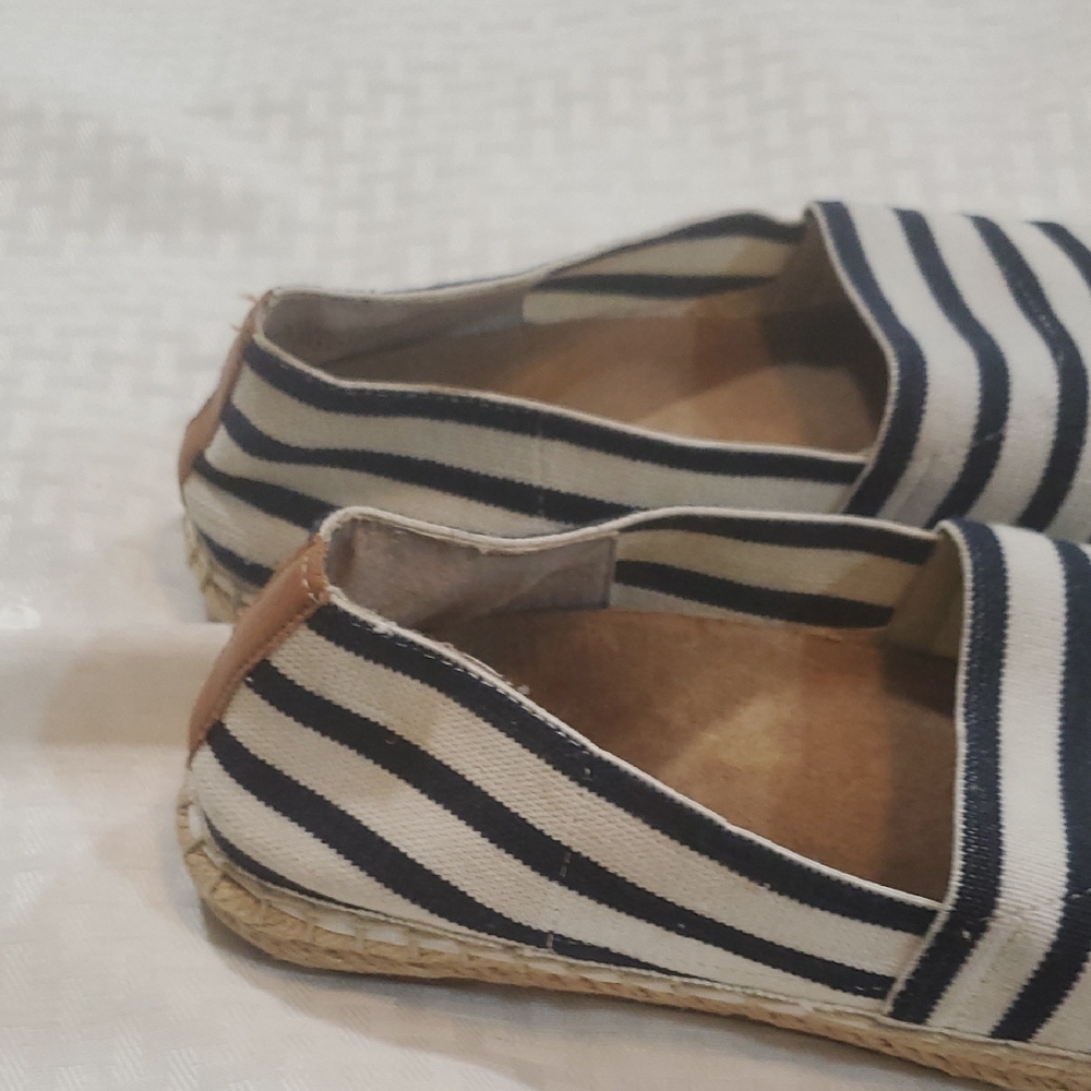 Vionic Valeri  Black and White Striped Slipon  Flats - Picture 13 of 13